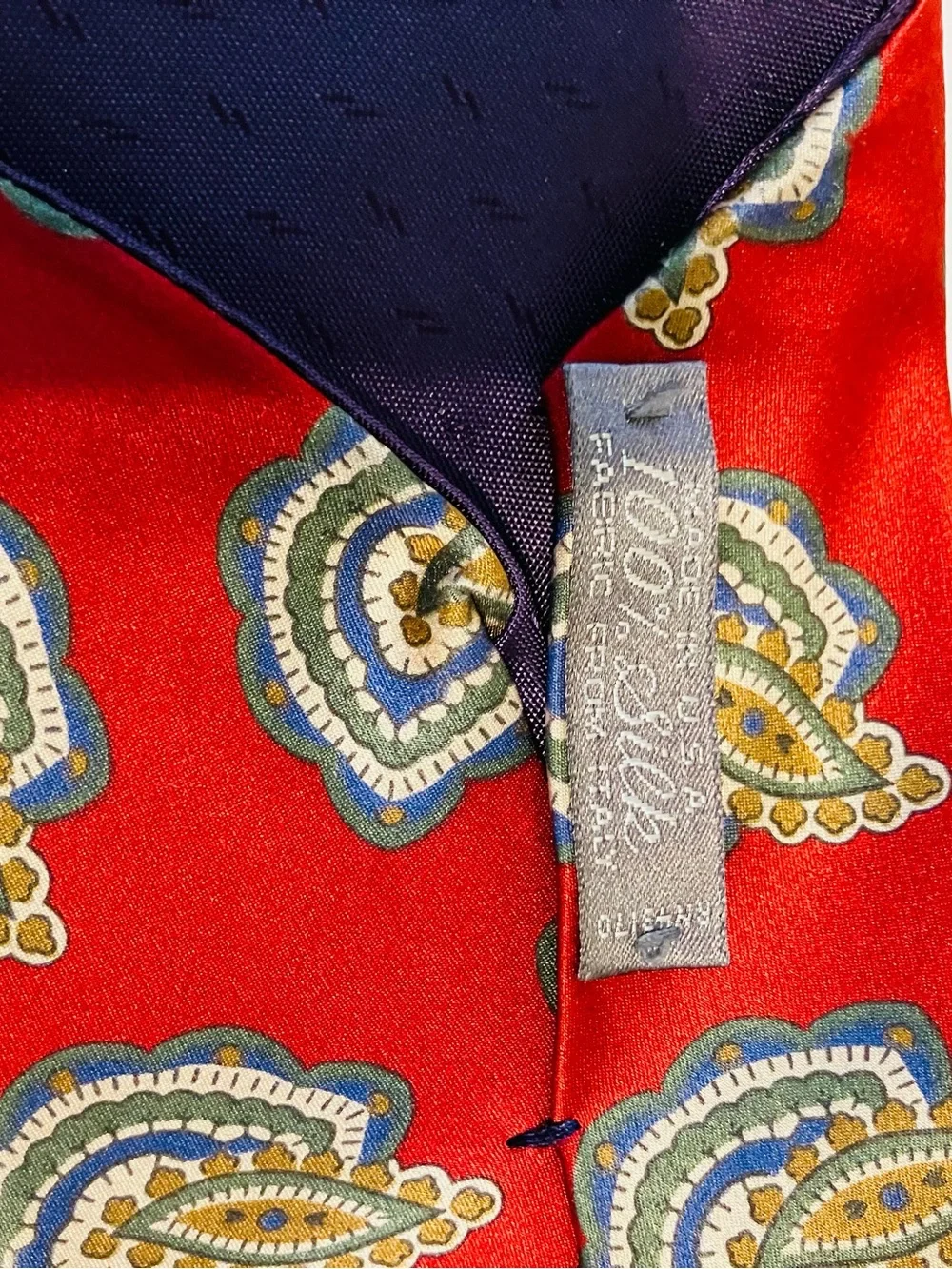 London Fog Red Tie Necktie with paisley Print made in the USA All Italian Silk